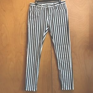 Black & White Striped skinny Jeans. Size 31